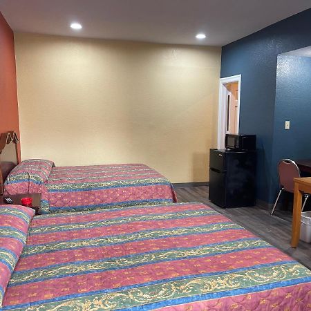Kenwood Court Motel Wilson Buitenkant foto