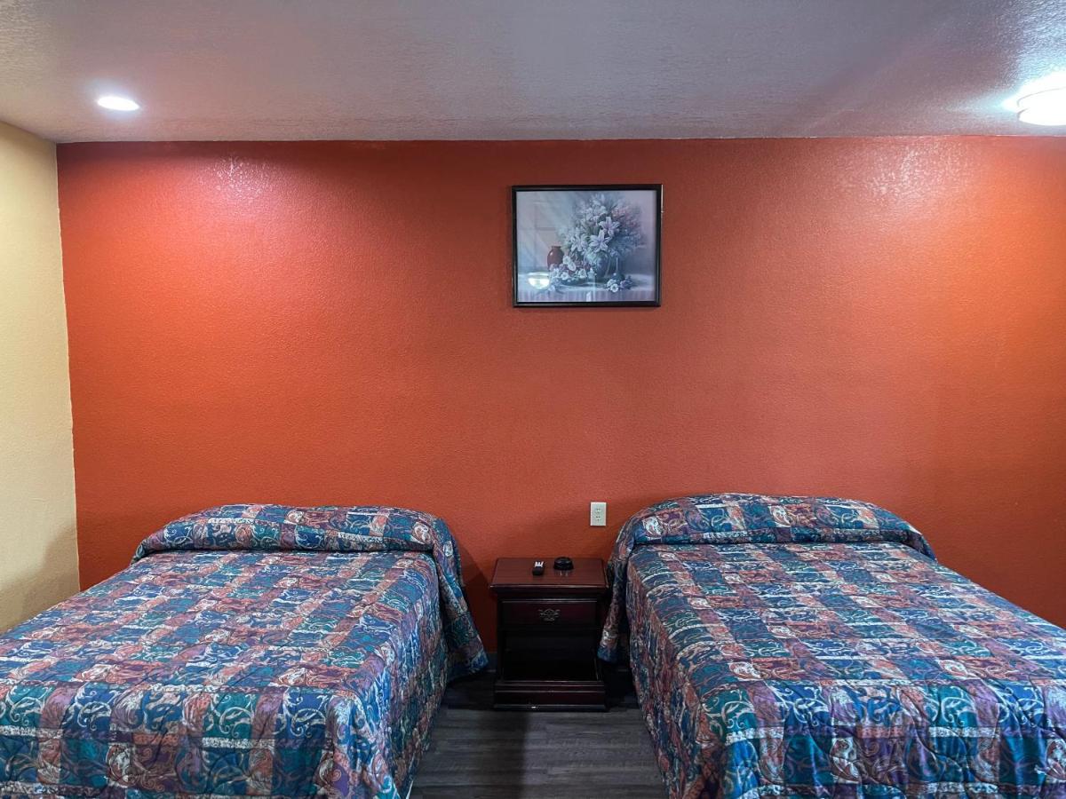 Kenwood Court Motel Wilson Buitenkant foto
