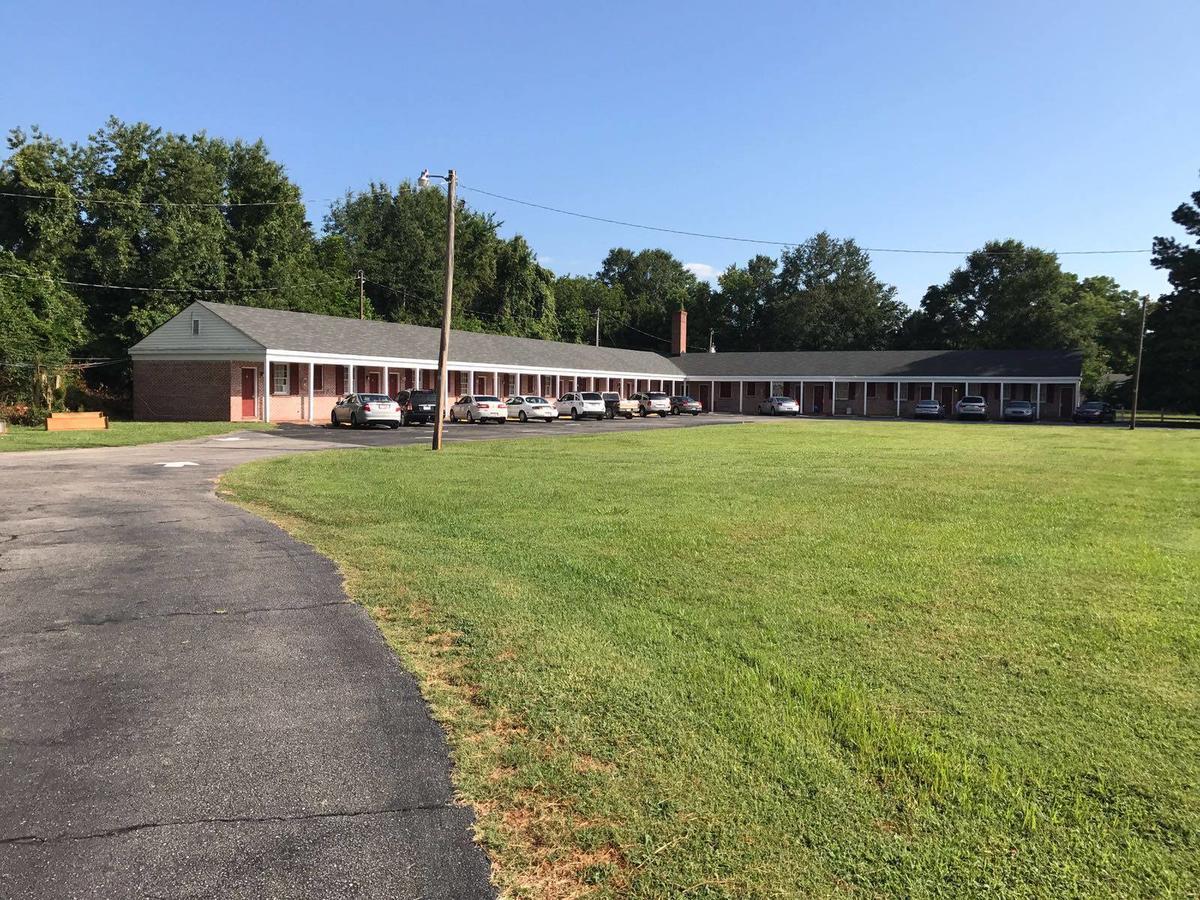 Kenwood Court Motel Wilson Buitenkant foto